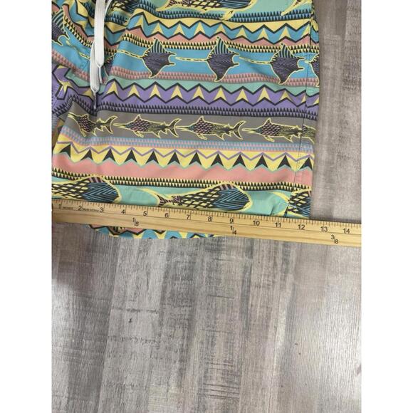 Chubbies Classic Swim Trunk Men XL Fish Ocean Stingray Pockets Beach Geometric - Picture 9 of 9